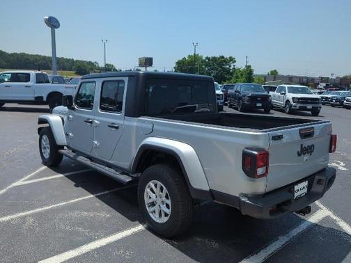 2023 Jeep Gladiator Sport S