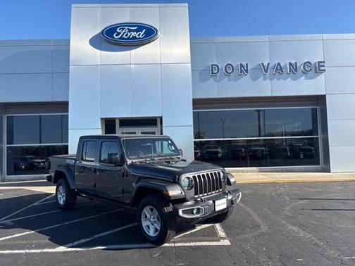 2023 Jeep Gladiator Sport S