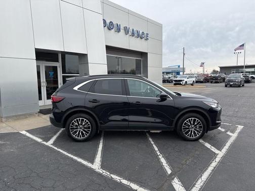2025 Ford Escape PHEV SE