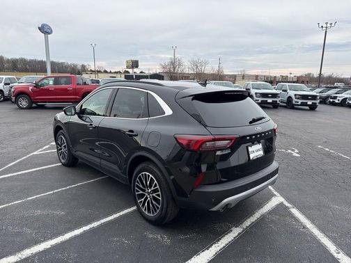 2025 Ford Escape PHEV SE