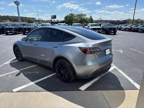 2024 Tesla Model Y Long Range Dual Motor All-Wheel Drive