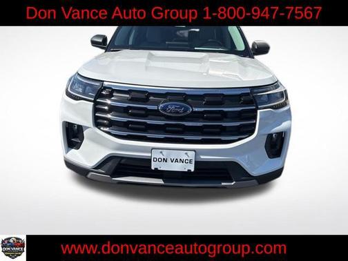 Star White Metallic Tri-Coat 2026 Ford Explorer Active