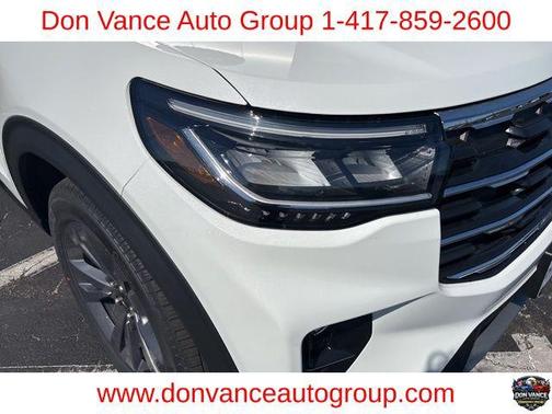 Star White Metallic Tri-Coat 2026 Ford Explorer Active