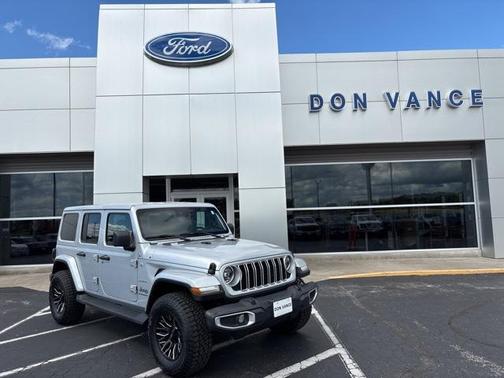 2024 Jeep Wrangler 4-Door Sahara 4x4