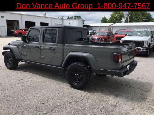Sting-Gray Clearcoat 2023 Jeep Gladiator Willys 4x4