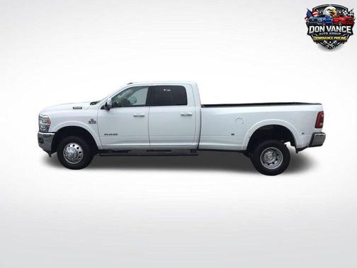 Bright White Clearcoat 2021 RAM 3500 Laramie Crew Cab 4x4 8' Box