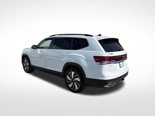 Pure White 2025 Volkswagen Atlas 2.0T SE w/Technology