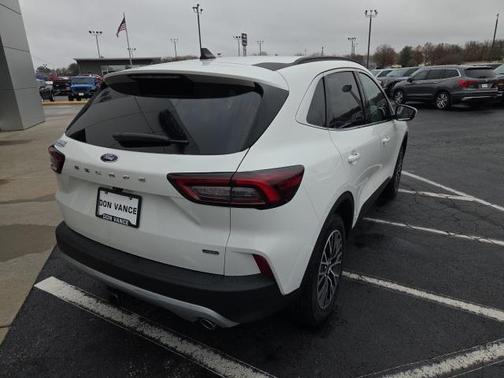 2026 Ford Escape PHEV SE