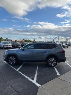 2024 Volkswagen Atlas 2.0T SE w/Technology 4MOTION
