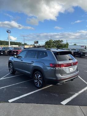 2024 Volkswagen Atlas 2.0T SE w/Technology 4MOTION
