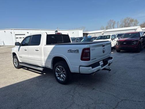 Ivory White Tri-Coat Pearlcoat 2019 RAM 1500 Laramie