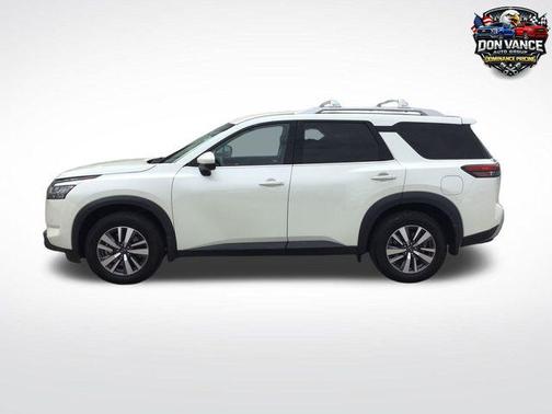 Pearl White Tricoat 2024 Nissan Pathfinder SL FWD