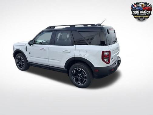 Oxford White 2025 Ford Bronco Sport Outer Banks