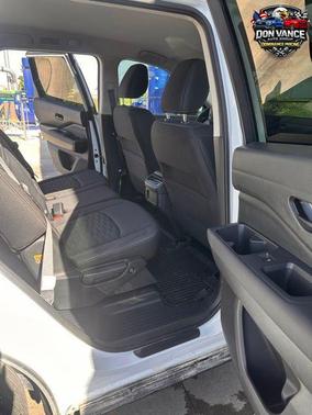Everest White Pearl Tricoat 2025 Nissan Pathfinder SV 4WD
