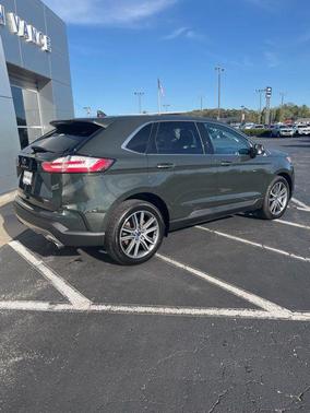 2022 Ford Edge Titanium