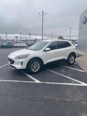 2020 Ford Escape SE