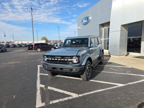 2025 Ford Bronco Outer Banks