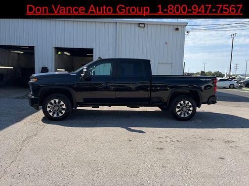 Mosaic Black Metallic 2022 Chevrolet Silverado 2500 Custom