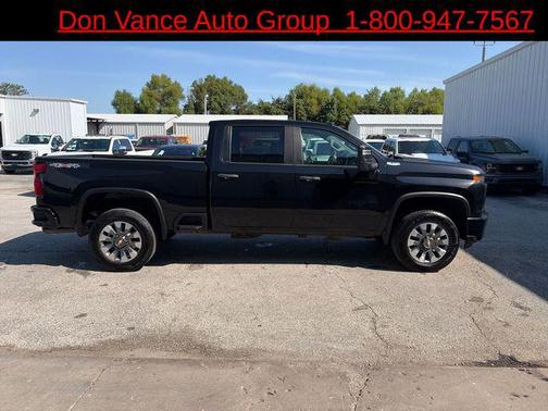 Mosaic Black Metallic 2022 Chevrolet Silverado 2500 Custom
