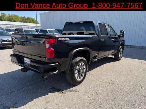 Mosaic Black Metallic 2022 Chevrolet Silverado 2500 Custom