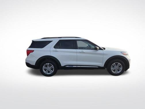 Star White Metallic Tri-Coat 2023 Ford Explorer XLT