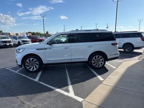 2022 Lincoln Navigator Reserve