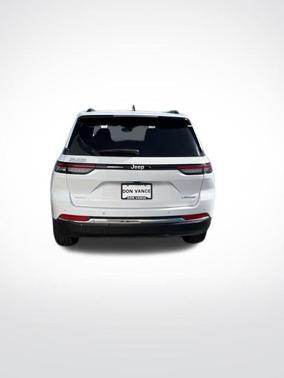 Bright White Clearcoat 2025 Jeep Grand Cherokee Laredo