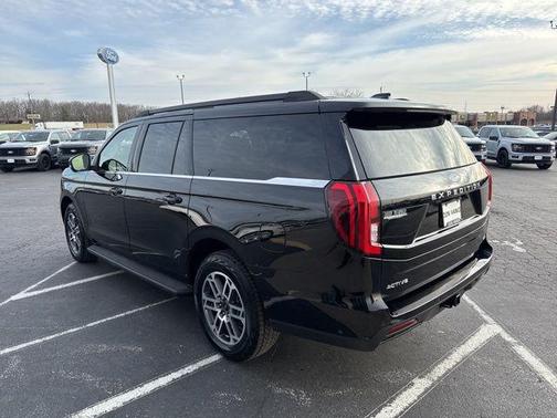 2025 Ford Expedition Max Active 4x4