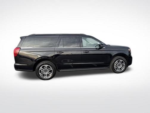 Black Metallic 2025 Ford Expedition Max Active 4x4