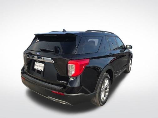 Agate Black Metallic 2024 Ford Explorer XLT