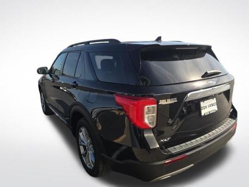 Agate Black Metallic 2024 Ford Explorer XLT