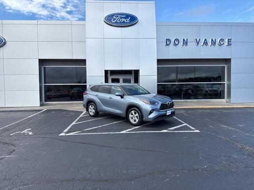 2022 Toyota Highlander LE