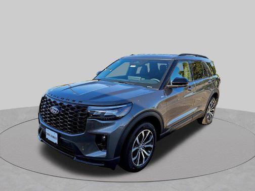 Carbonized Gray Metallic 2027 Ford Explorer ST-Line