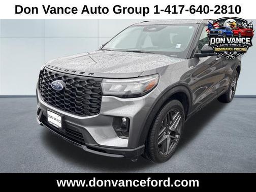 Gray Metallic 2025 Ford Explorer ST-Line