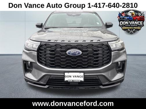 Gray Metallic 2025 Ford Explorer ST-Line