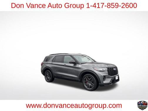 Gray Metallic 2025 Ford Explorer ST-Line