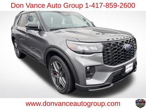 Gray Metallic 2025 Ford Explorer ST-Line