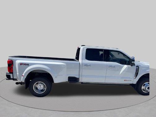 Star White Metallic Tri-Coat 2026 Ford F-350 Platinum