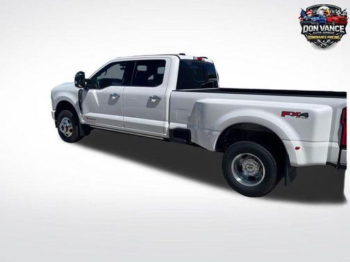 Star White Metallic Tri-Coat 2026 Ford F-350 Platinum