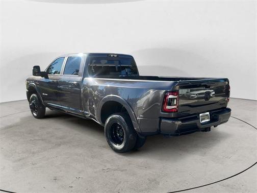 2024 RAM 3500 Limited Crew Cab 4x4 8' Box