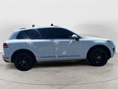 2017 Volkswagen Touareg V6 Wolfsburg Edition