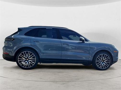 2024 Porsche Cayenne Base