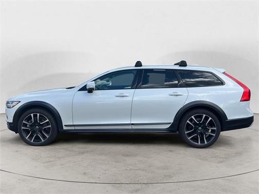 2018 Volvo V90 Cross Country T5