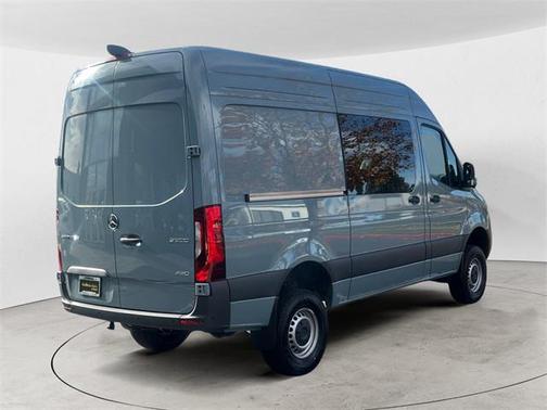 2026 Mercedes-Benz Sprinter 2500 Cargo 144 WB