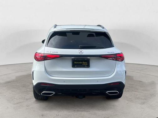 2026 Mercedes-Benz GLC 300 4MATIC