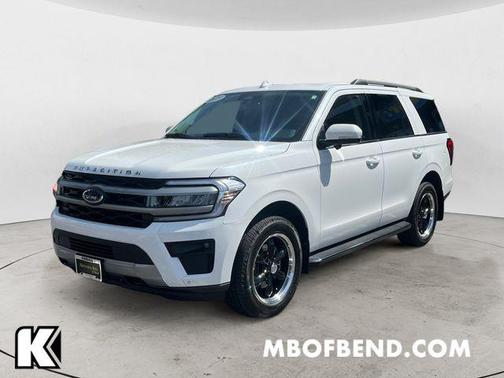 Star White Metallic Tri-Coat 2023 Ford Expedition XLT