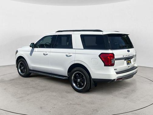 Star White Metallic Tri-Coat 2023 Ford Expedition XLT