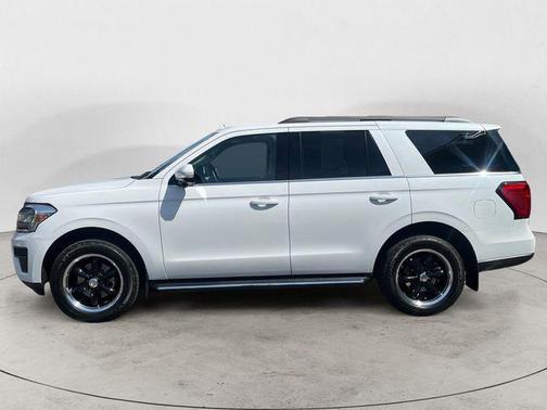 Star White Metallic Tri-Coat 2023 Ford Expedition XLT