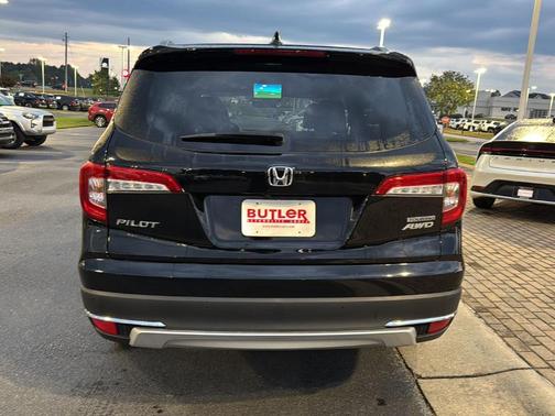 2022 Honda Pilot Touring 8-Passenger