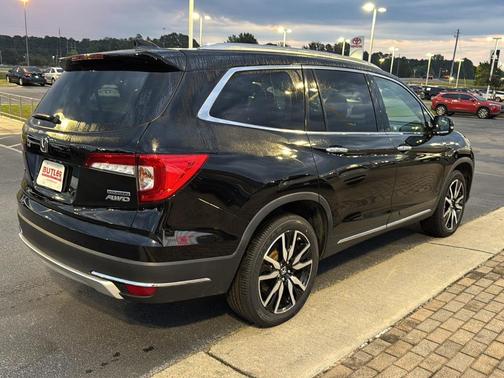 2022 Honda Pilot Touring 8-Passenger